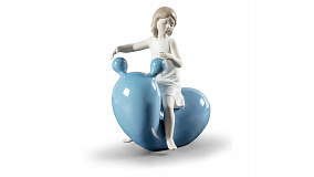 Фигурка Lladro Покачаюсь 15х21 см, фарфор, голубая